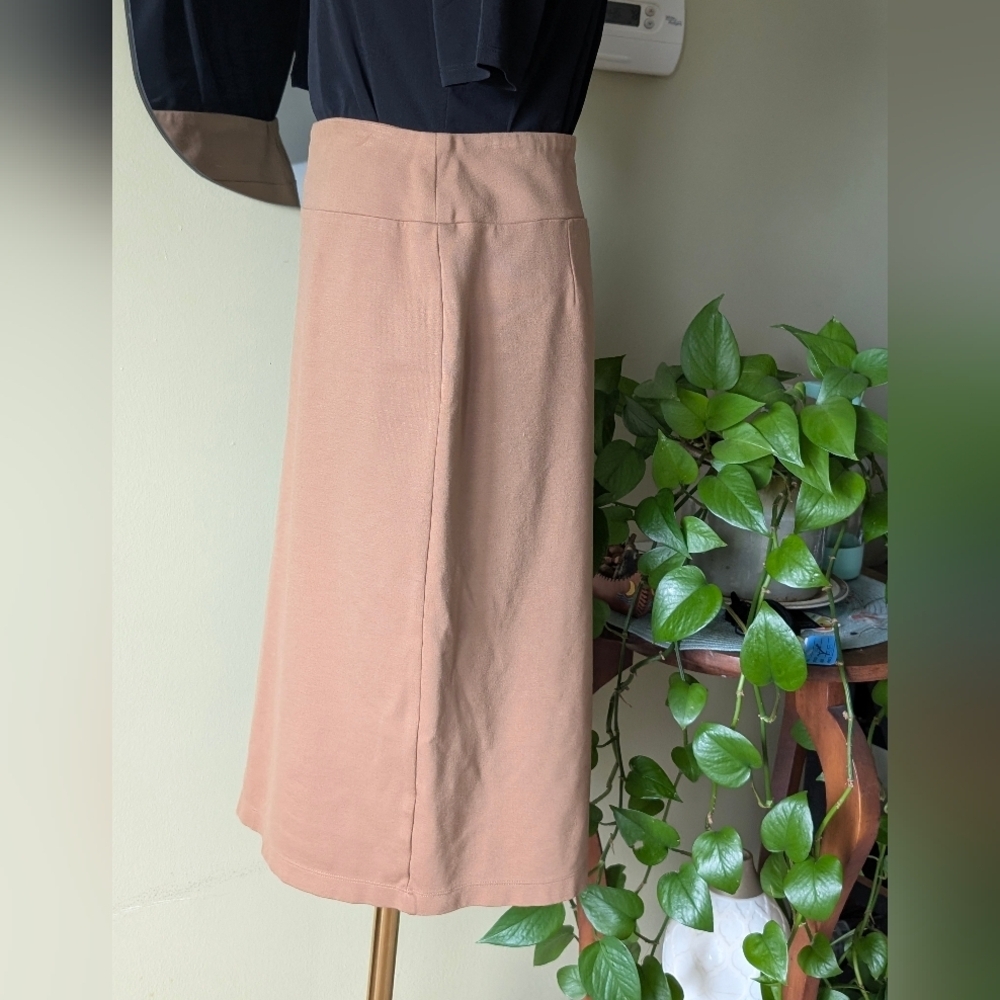 Nine West Women's Size XS Stretchy Tan Midi Skirt - Picture 6 of 9